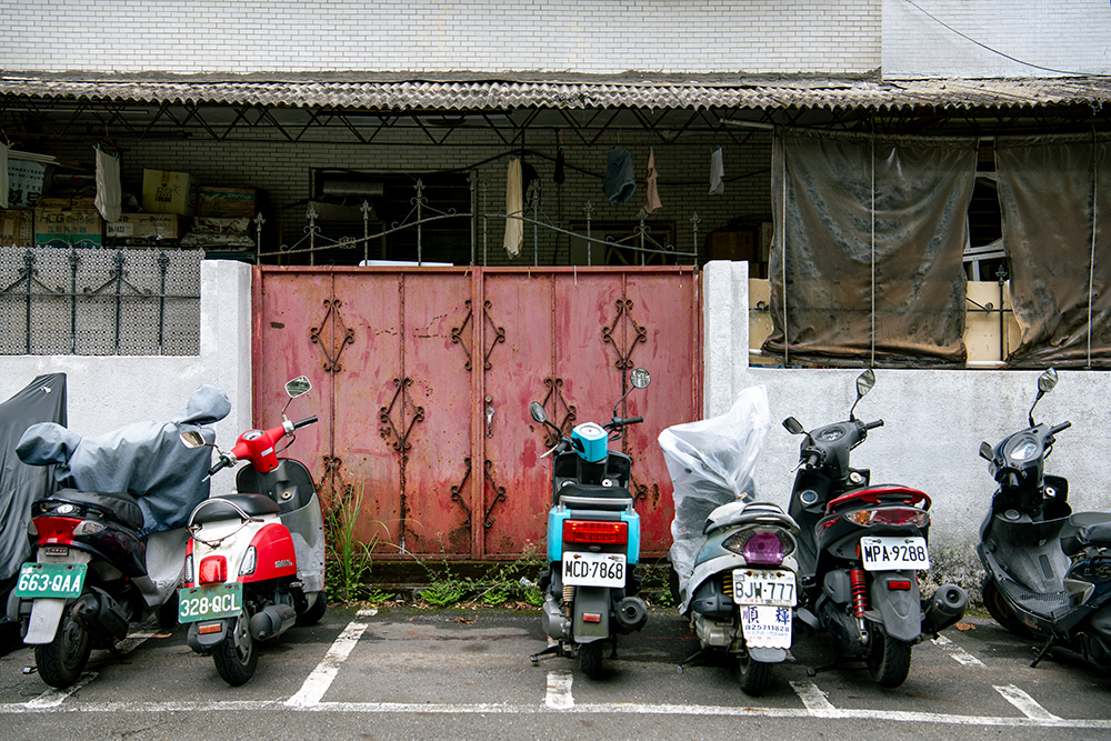 台北の赤い扉門