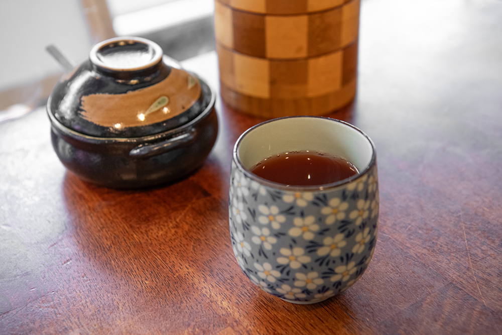 牛耳精緻麵館 洛神茶