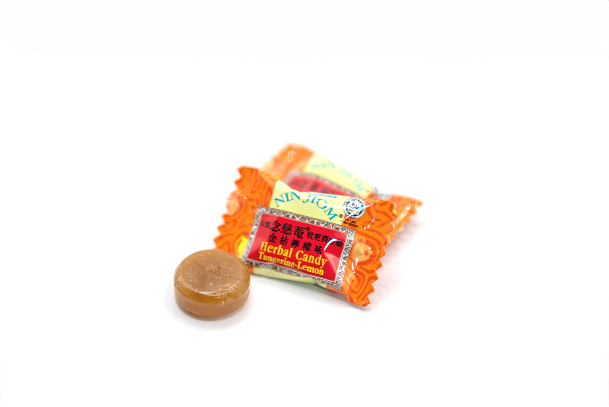 ビワ系のど飴　京都念慈菴 枇杷潤喉糖 金桔檸檬味