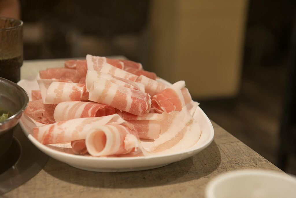 食べ放題鍋屋の豚肉