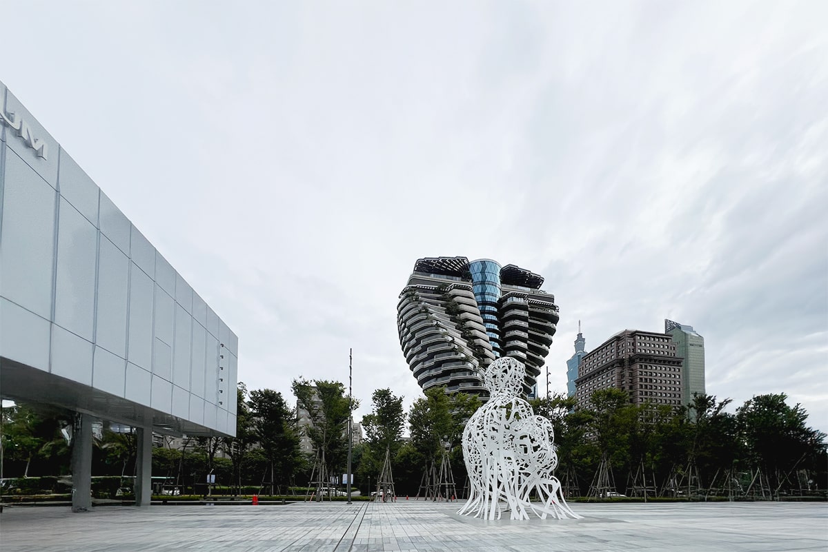 ねじれマンション陶朱隱園と富邦美術館